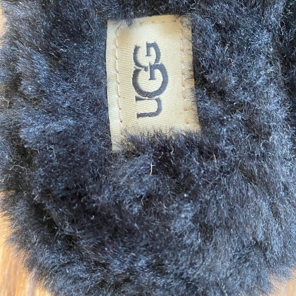 UGG Fluff Oh Yeah Black Slides Slippers Sandals Women's 10 Excellent Condition - Picture 7 of 10
